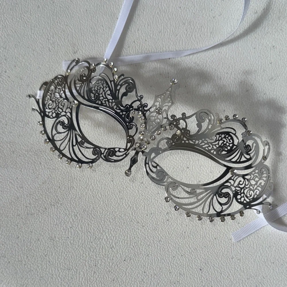 Silver MASCARAED Mask NEW with rhinestones